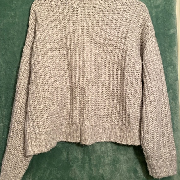 American Eagle Sweater - Picture 3 of 3
